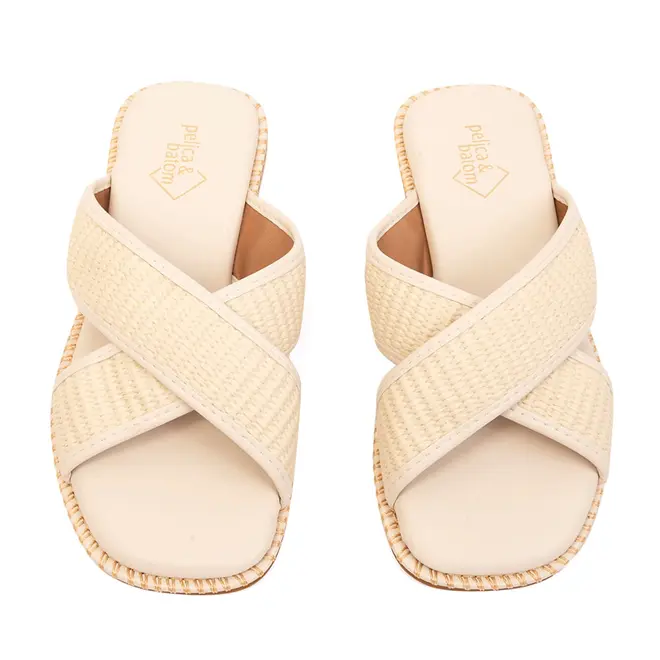 Tamanco Rasteira Pelica e Batom Off White Feminino