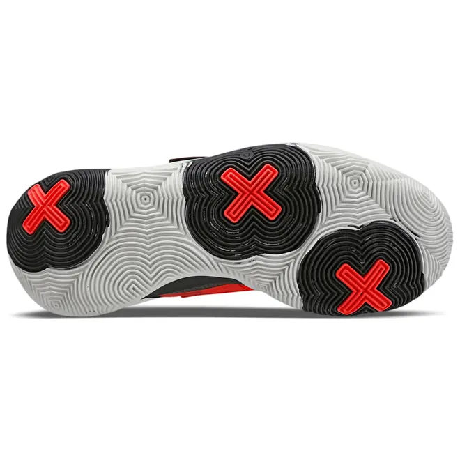 Kit 1 Tênis de Basquete Masculino Under Armour Buzzer SE e 1 Pct com 3 pares de Meia cano alto