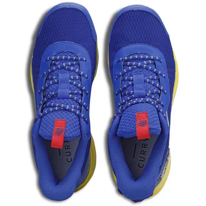 Kit 1 Tênis de Basquete Under Armour Curry 3Z7 e 1 Boné Curry Snapback