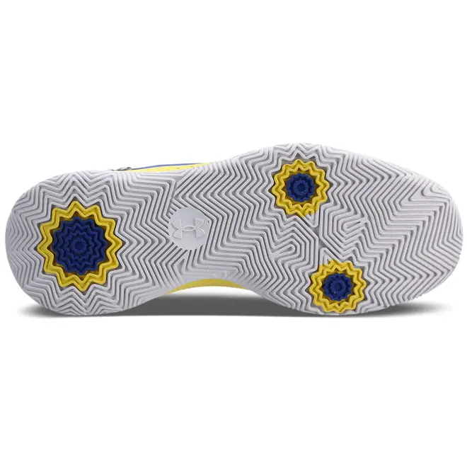 Kit 1 Tênis de Basquete Under Armour Curry 3Z7 e 1 Boné Curry Snapback
