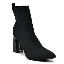Bota de Cano Curto e Salto Bloco Feminina Via Marte Preto 343-009-02