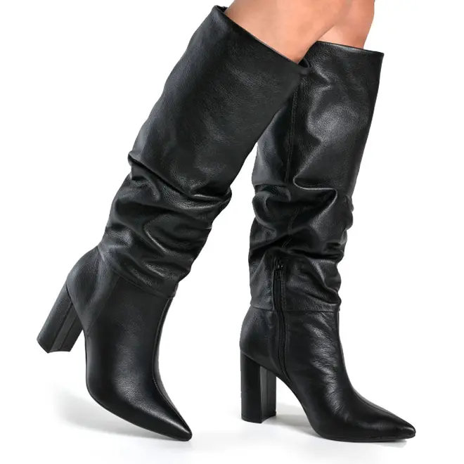 Bota de Couro e Cano Longo Feminina Via Marte Preto 063-023-01