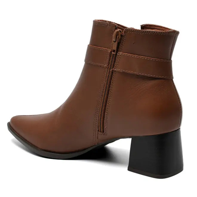 Bota de Couro e Cano Curto Feminina Via Marte Marrom 340-001-01