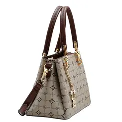 Bolsa de Mão Feminina Chenson Monograma Bege 3485479