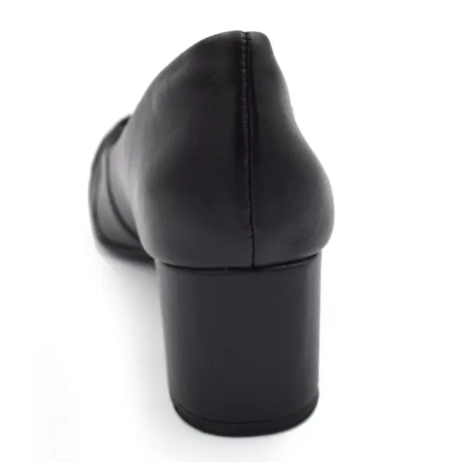 Scarpin de Couro e Salto Bloco Total Comfort Ramarim Preto 2662103