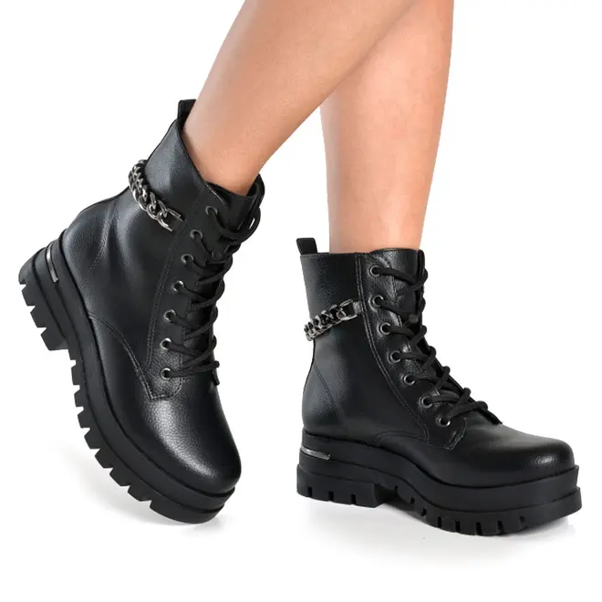 Coturno com Corrente Feminino Via Marte Preto 007-009-01