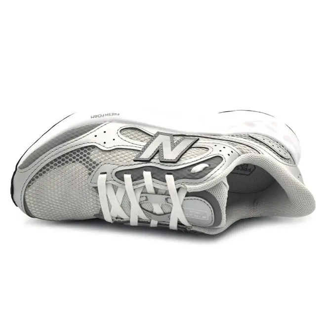Tênis Feminino New Balance Arishi V4 Cinza WARIS8BH