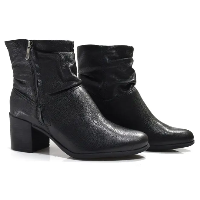 Bota Cano Curto de Couro e Salto Bloco Bottero Preto 346907