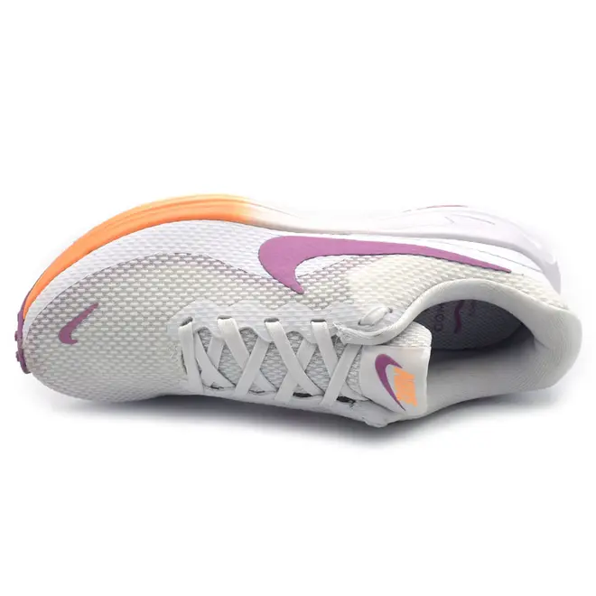 Tênis Feminino Nike Revolution 8  Branco HJ8485-108