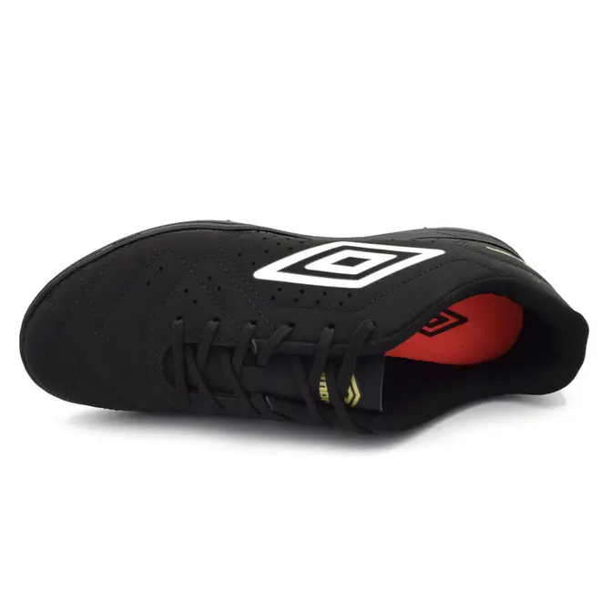 Chuteira Society Umbro Striker II Preto U01FB00473