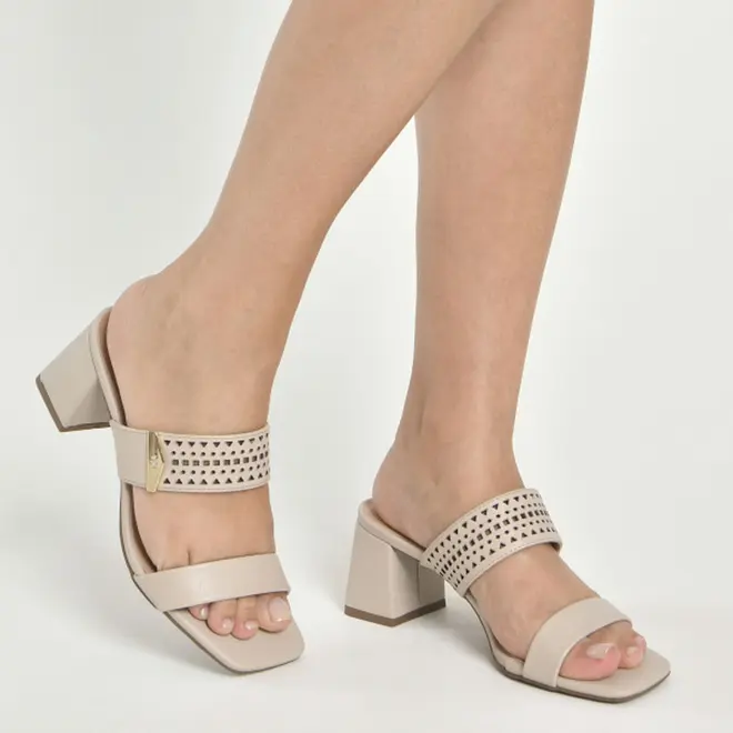 Tamanco de Salto Bloco Feminino Via Marte Off White 171-049-01
