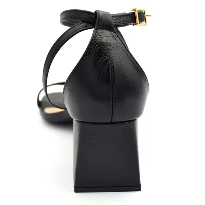 Sandália de Couro e Salto Bloco Feminina Suzzara Preto 1000-2573