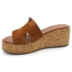 Tamanco Anabela de Couro Feminino Suzzara Marrom 569.9953