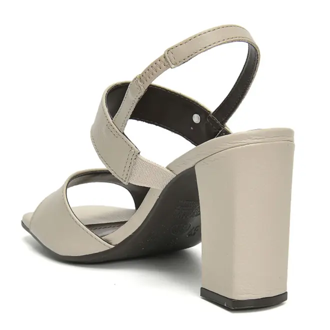 Sandália de Couro e Salto Bloco Feminina Via Marte Off White 388-002-01