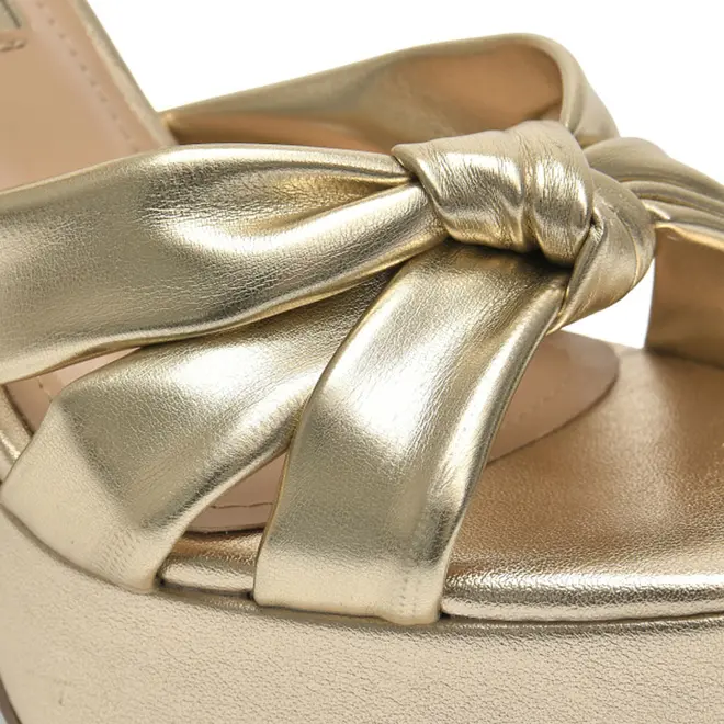Sandália Plataforma Feminina Via Marte Dourado 401-001-01