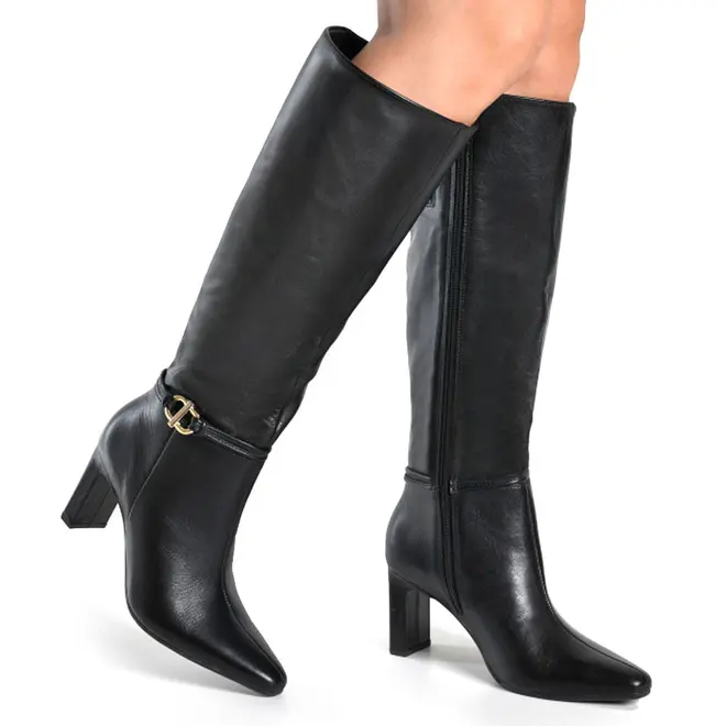 Bota de Couro e Cano Longo Feminina Via Marte Preto 356-005-01