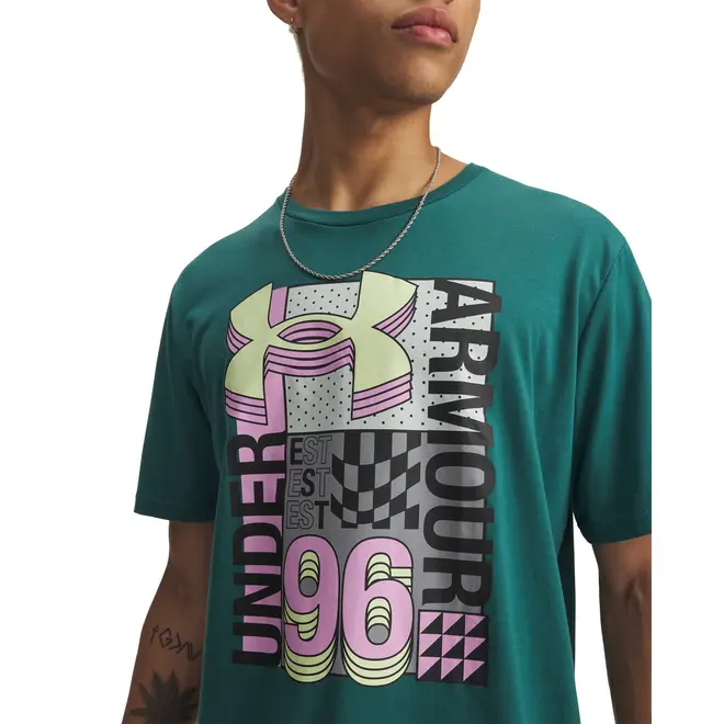 Camiseta Sportstyle Under Armour Logo Collage